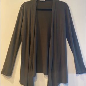 Prospect open cardigan in army green, pointed hem. Size Large. Soft and comfy.
